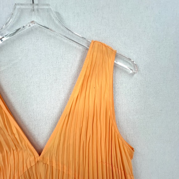 VINCE  Shirt Womens Medium Orange Pleated Sleeveless V-neck Shell Top - Picture 10 of 16